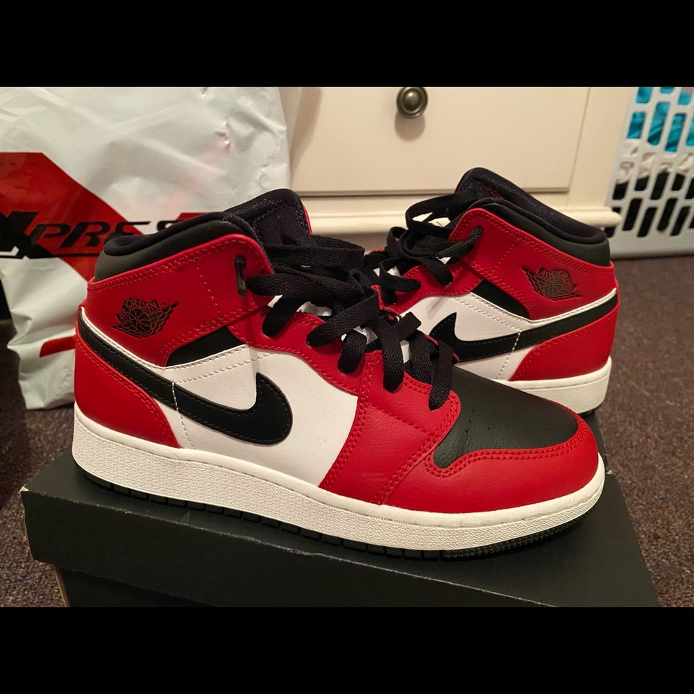 jordan 1 chicago toe